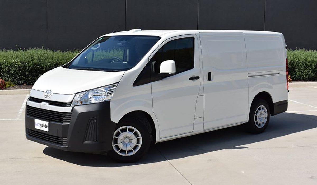 2023-toyota-HiAce-lwb-Barn-Door-van-white-mark-oastler-1001x565-(1)