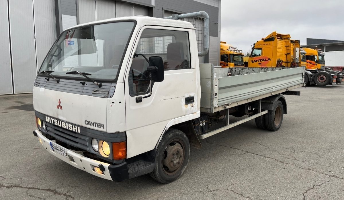 MITSUBISHI CANTER